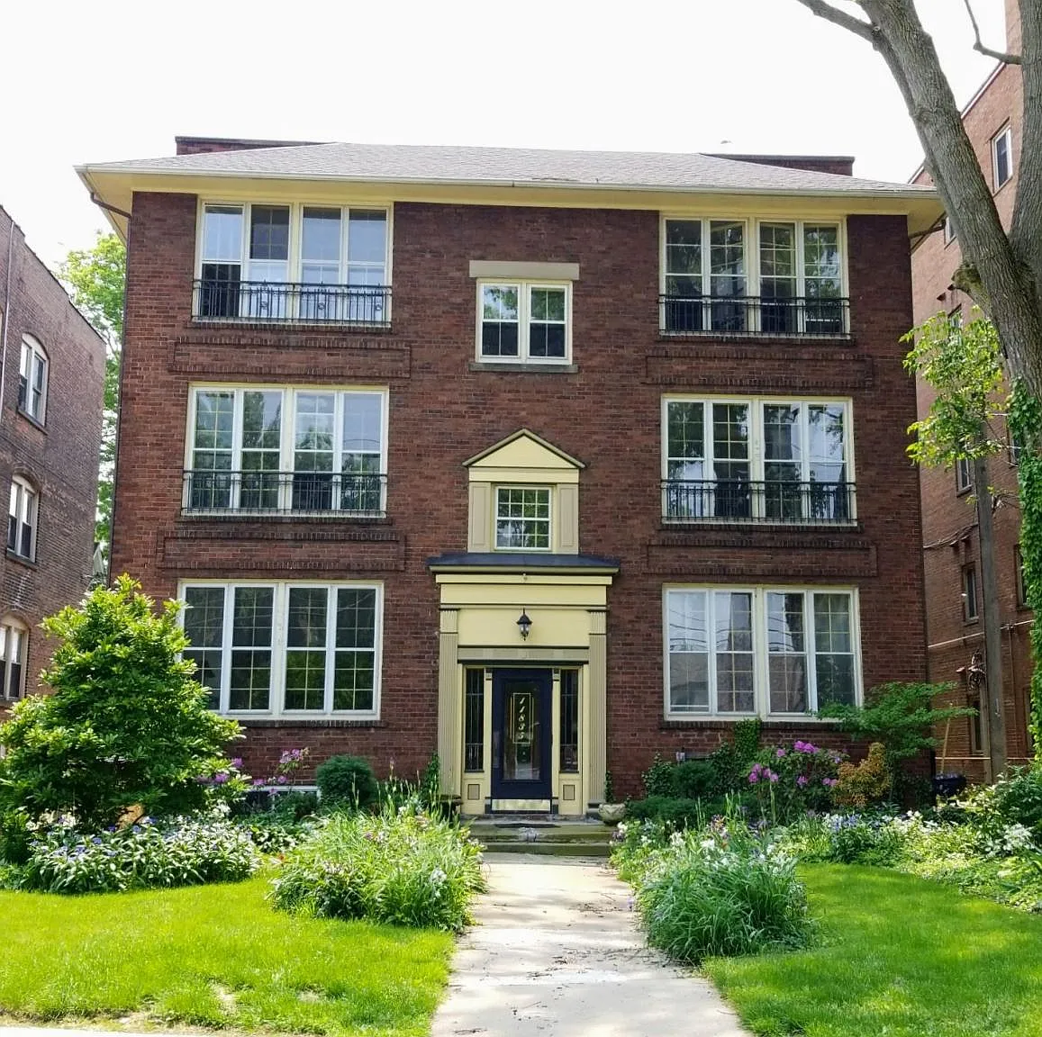 2 bed, 1200 sqft, $1,400 — Photo 1