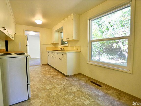 4th image of 5315 N 31st St