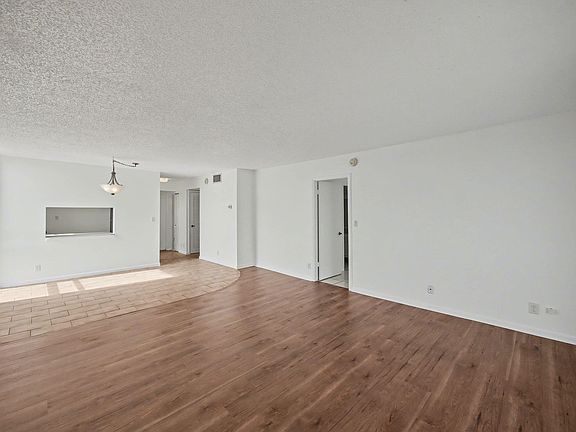 4th image of 4800 Bayview Drive #606