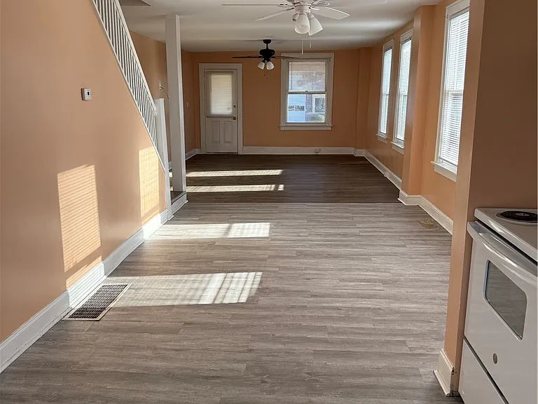 106 W 2nd St #A — Photo 2