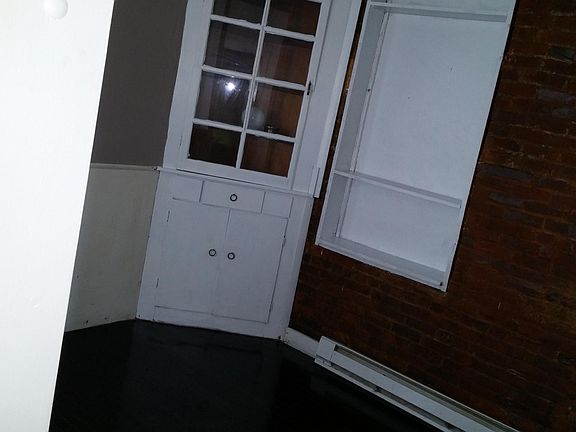 3rd image of 298 Livingston St #2