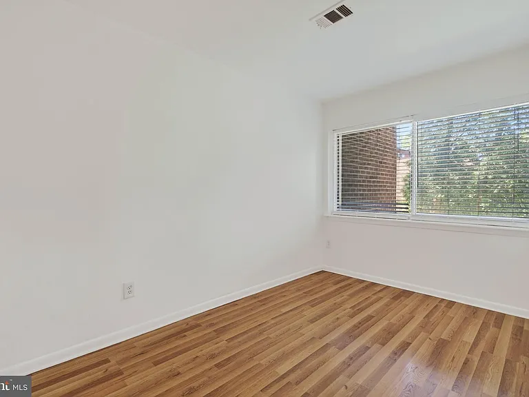 11260 Chestnut Grove Sq #139 — Photo 25