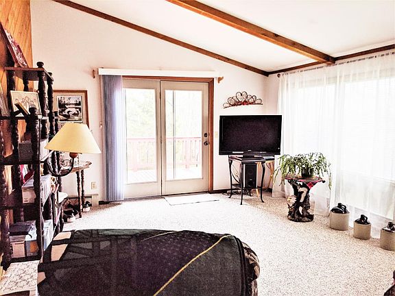 4th image of 909 9th Ave S #S