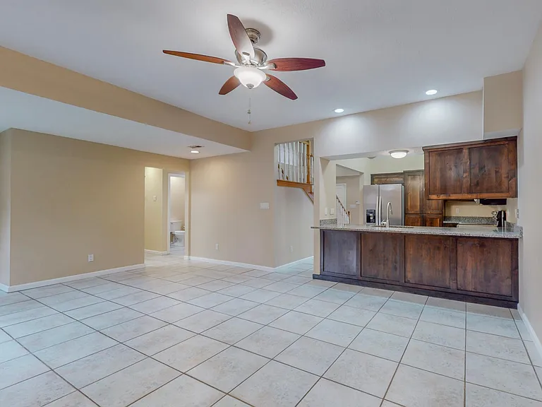 8405 Fairmont Dr NW — Photo 18