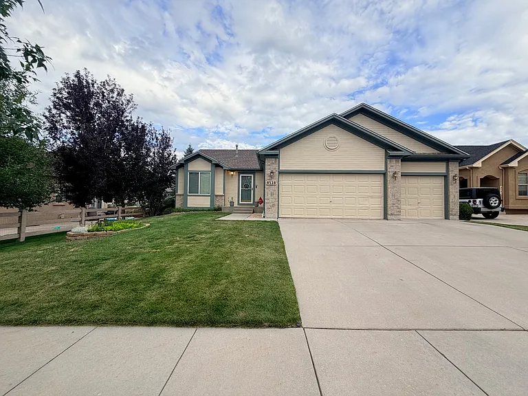 8528 Jacks Fork Dr — Photo 1