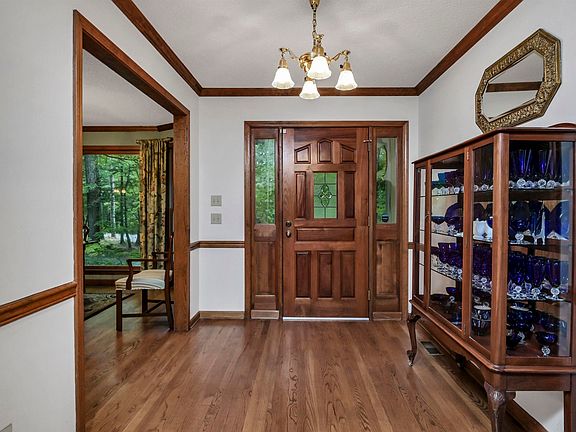 4th image of 108 Bridle Ridge Rd