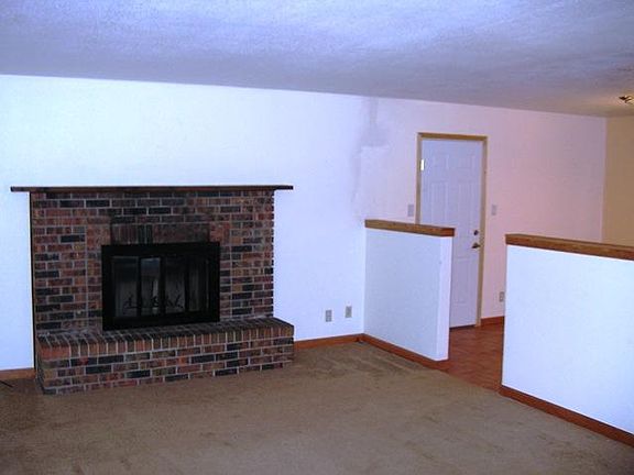 4th image of 15 Ironbridge Ln