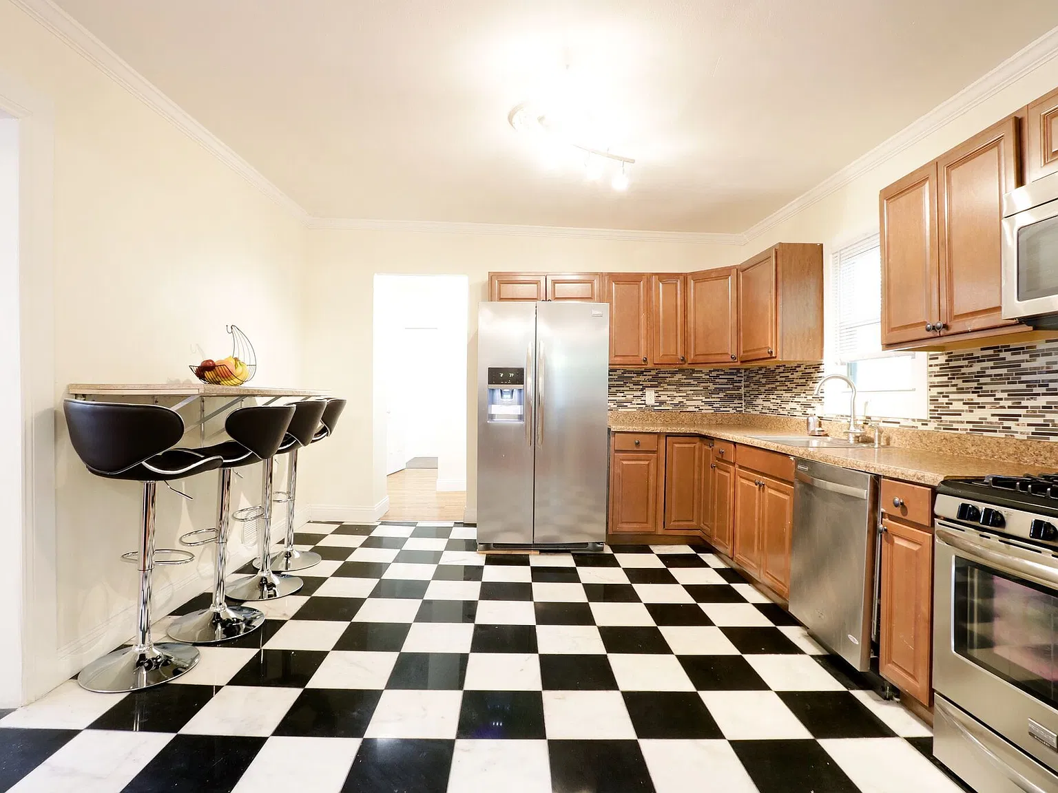 433 S Beech St — Photo 4