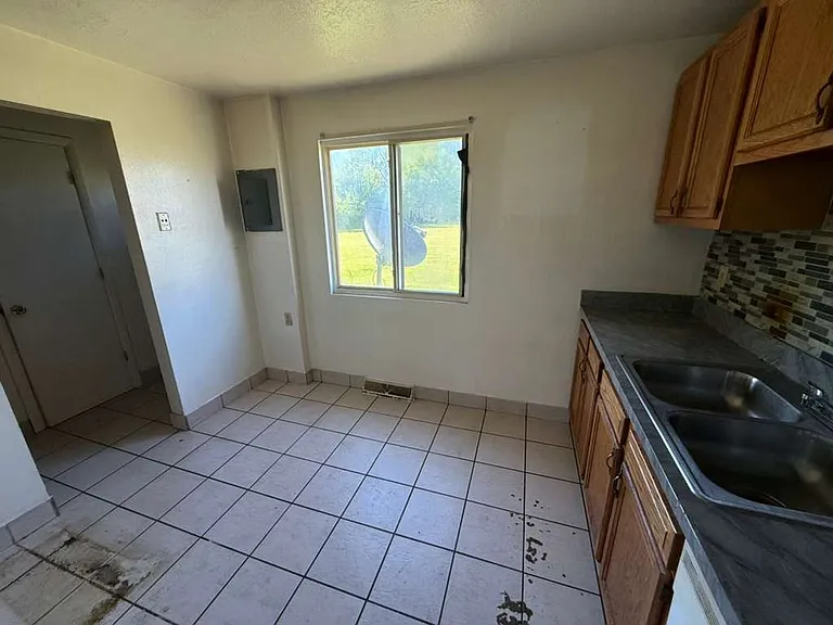 4889 Banbury Ct — Photo 10