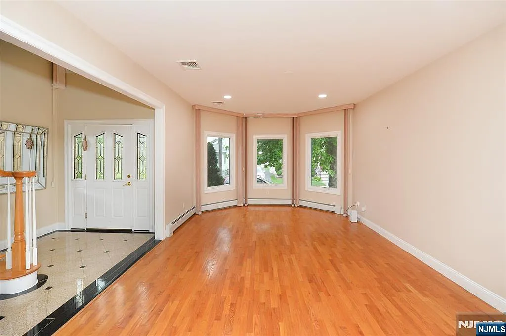 1056 Edgewood Lane, Fort Lee, NJ 07024 — Photo 4