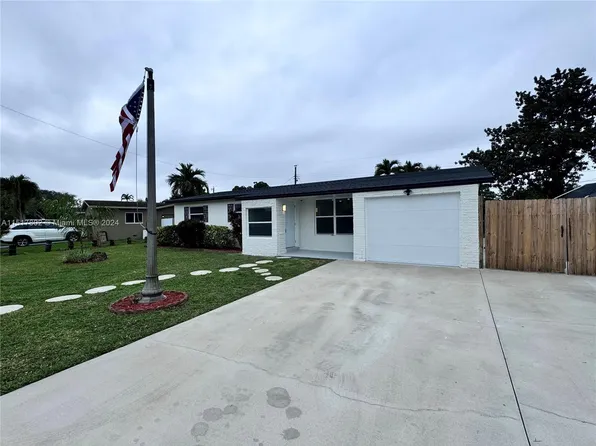 700 SW 64th Pkwy, Pembroke Pines, FL 33023