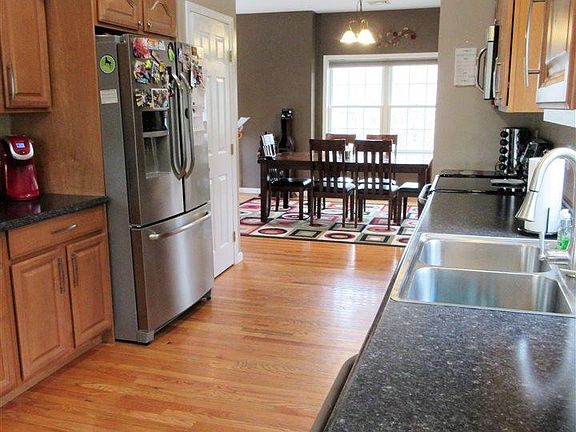 3rd image of 106 Josephs Dr