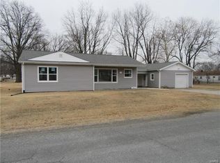 1612 Foster Dr, Belleville, IL