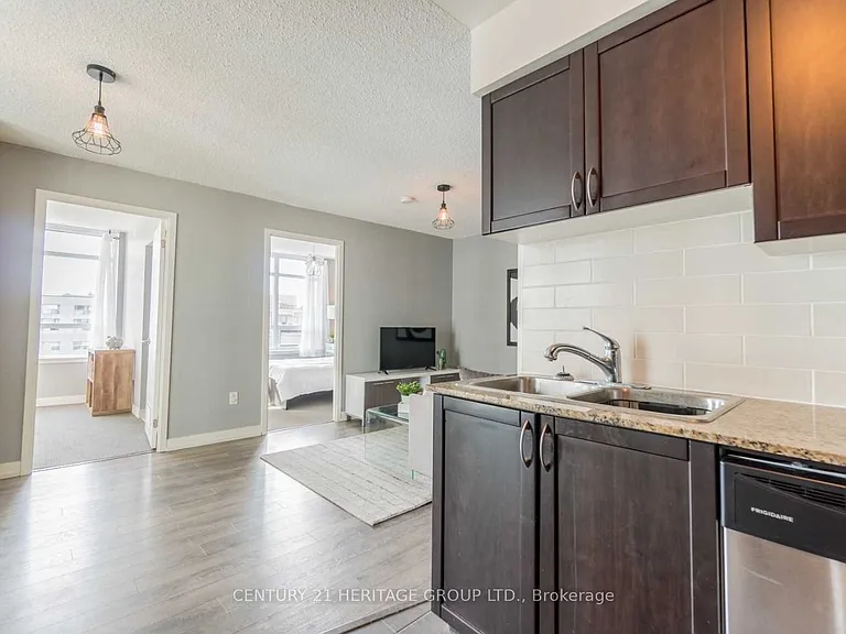 621 Lansdowne Ave #812 — Photo 13