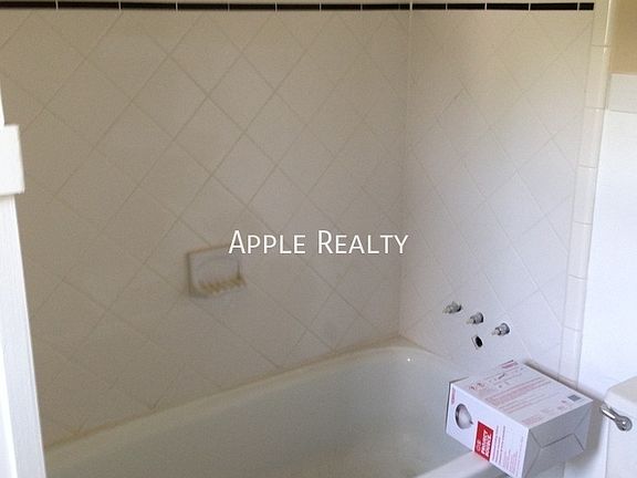 4th image of 116 E Edgewood Dr APT C