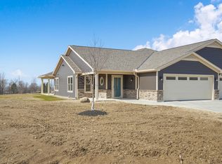 122 Willows End, Bellefontaine, OH 43311