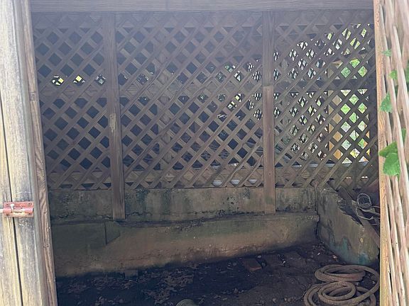 3rd image of 1838 Walnut St