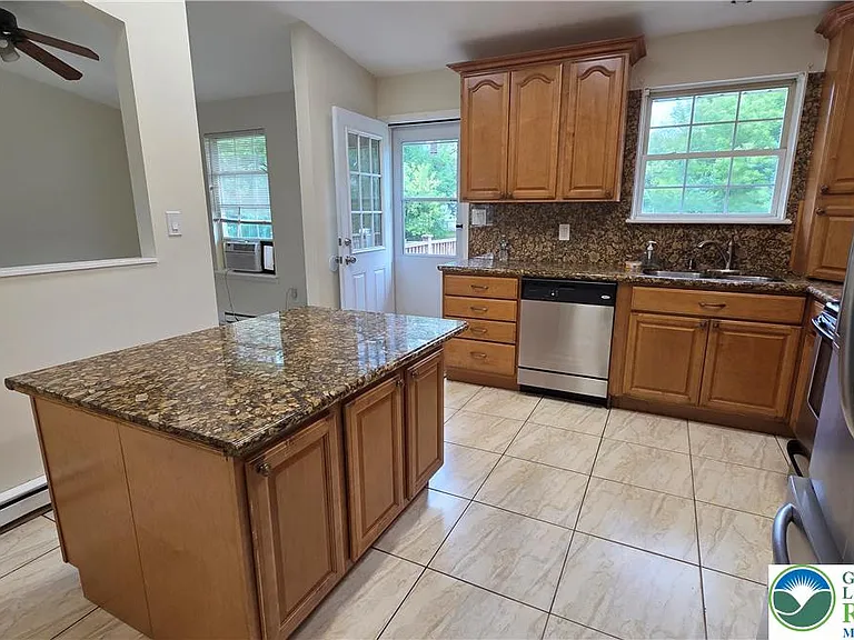 481 Savage Rd — Photo 10