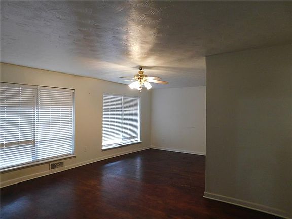 2nd image of 1409 W Shields Dr