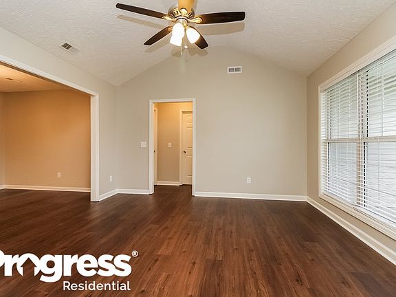 4th image of 2528 Lismore Dr