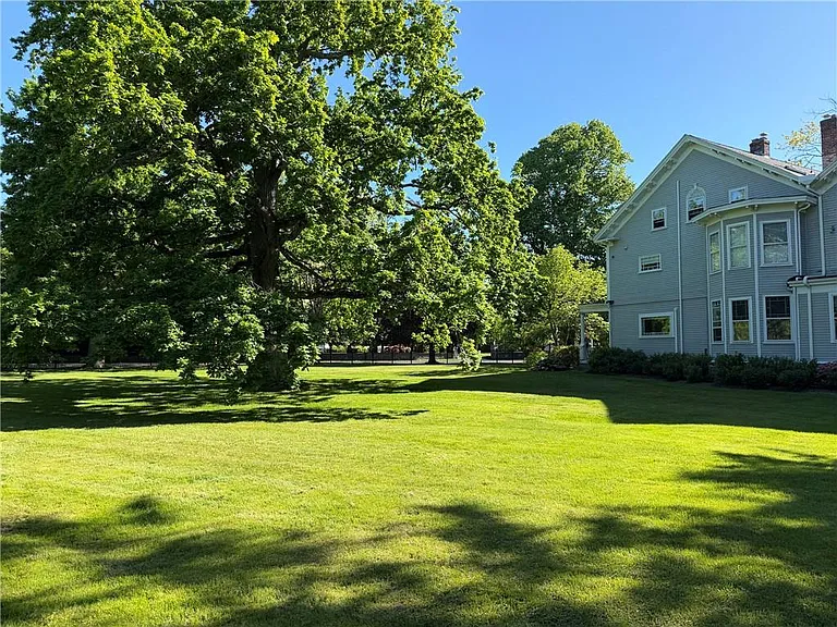141 Narragansett Ave #2B — Photo 4