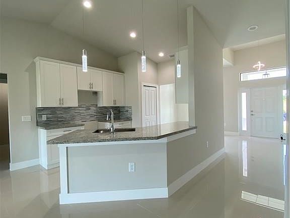 5th image of 1702 W 13th St