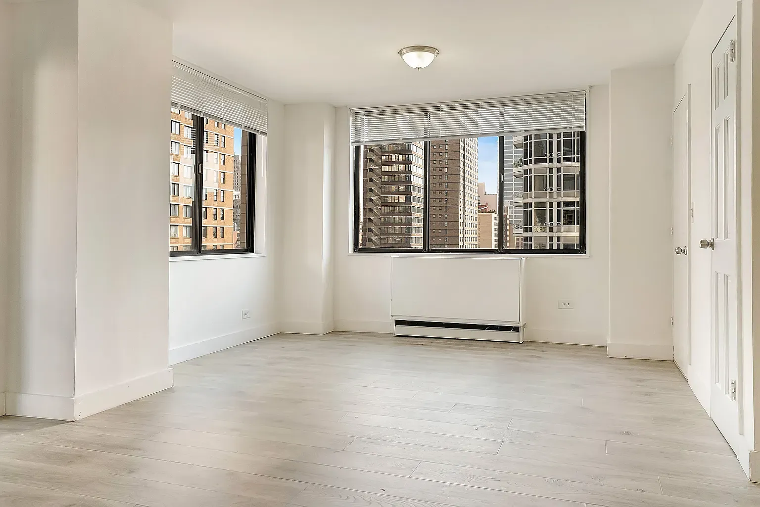 200 East 33rd Street — Photo 3