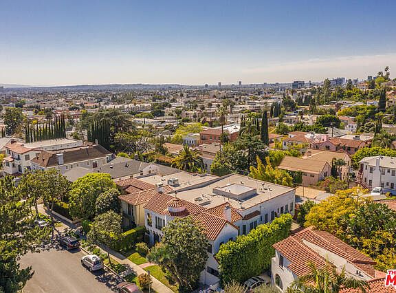 1977 N Kenmore Ave, Los Angeles, CA 90027 | MLS #22-132329 | Zillow