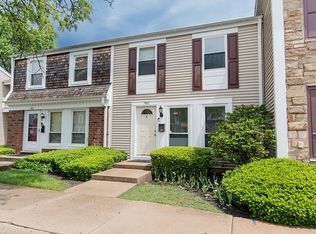1963 Chelmsford Pl, Hoffman Estates, IL 60169