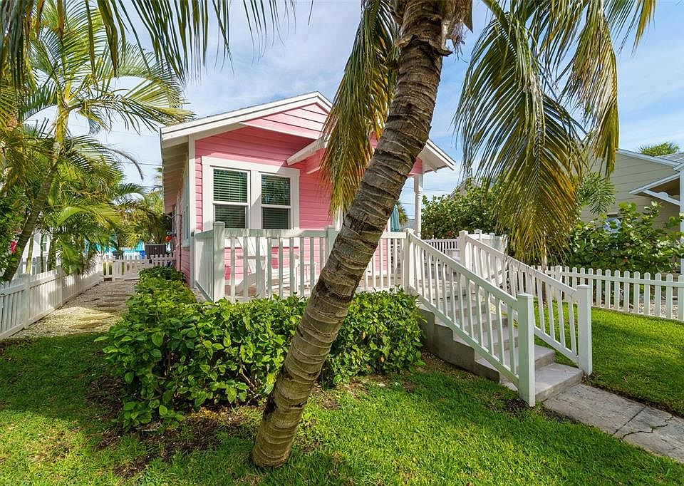 12412 Sunshine Ln, Treasure Island, FL 33706 | MLS #TB8460386 | Zillow