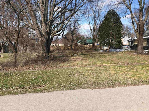 7 3rd St, Yale, MI 48097