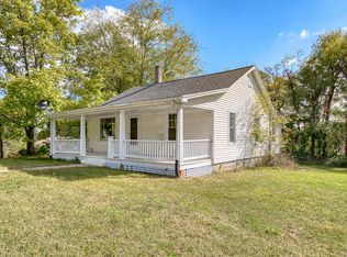 310 Ivanhoe Rd, Max Meadows, VA 24360