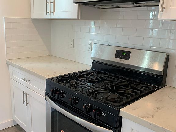 3rd image of 6934 Radford Ave APT 4