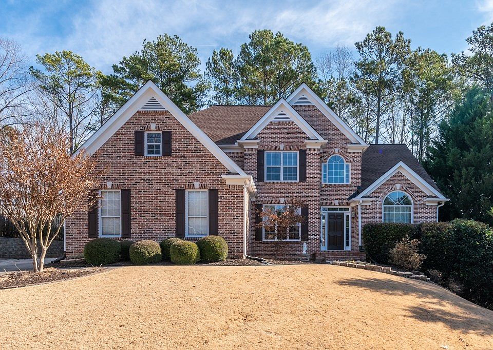 1st image of 621 Redwood Ln