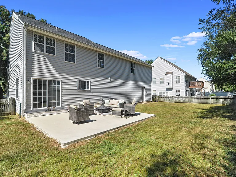 91 Traybern Blvd — Photo 2