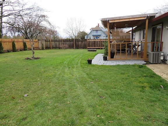 4th image of 2435 SE 57th Ct