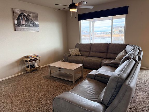 3rd image of 1525 Wavecrest Dr
