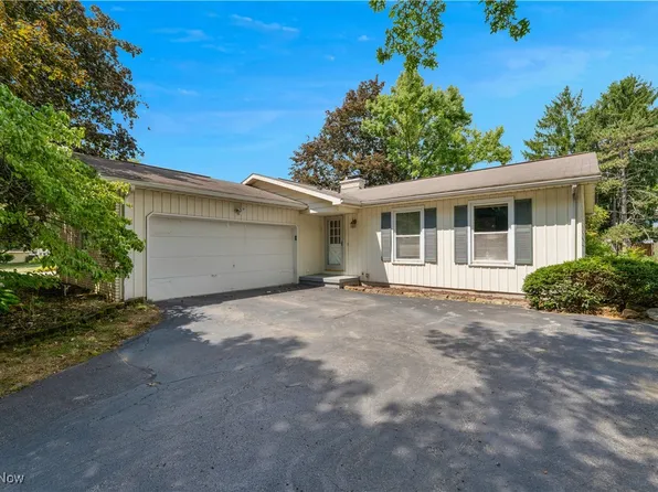 106 Stoney Creek Ct, Youngstown, OH 44512