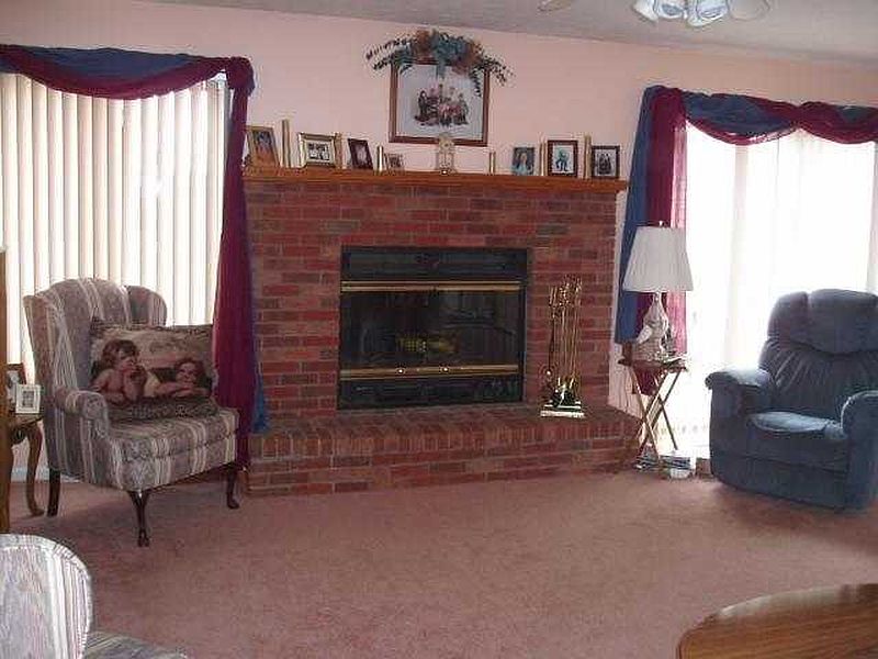 4th image of 49 CELESTE Drive