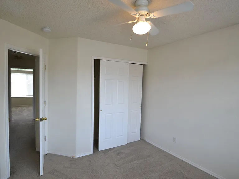 815 Riverview Ln — Photo 21