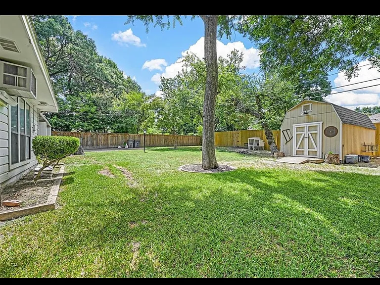 536 Hillvale Dr — Photo 12
