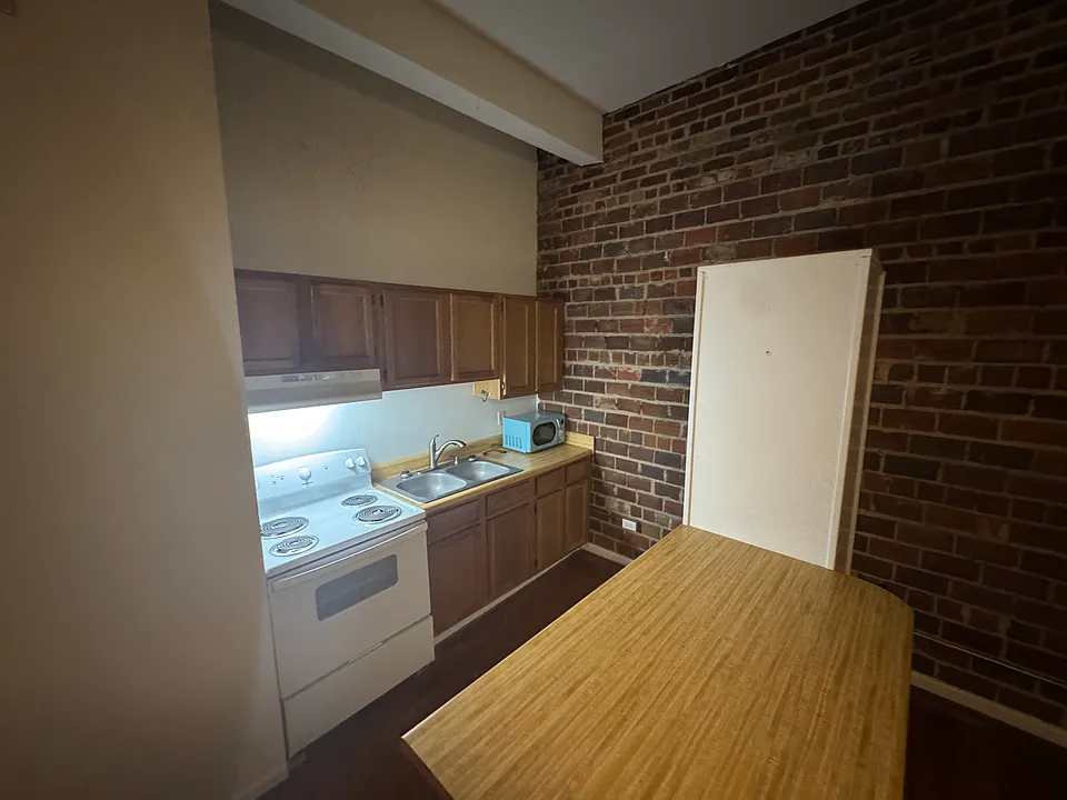 115 W Main St #8