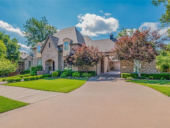 4th image of 1504 NE Chapel Hill Dr