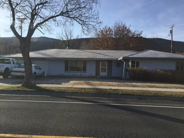 1013 River Dr, Coulee Dam, WA 99116