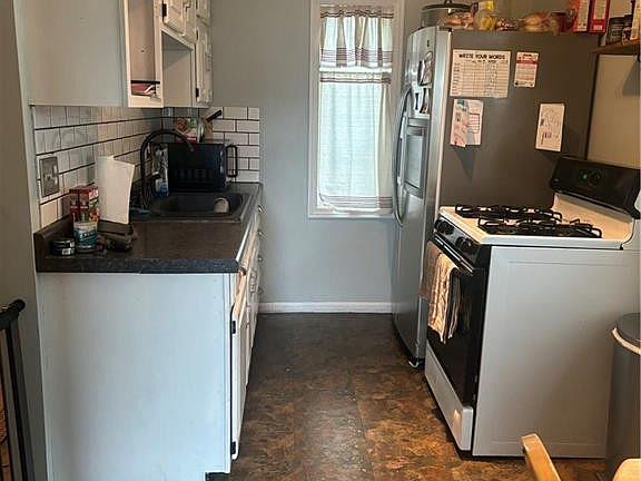 4th image of 2547 108th St