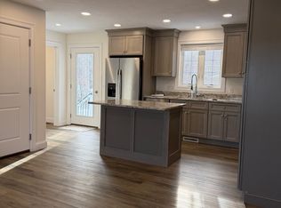 31 Tainter Hill Rd #B, Millbury, MA 01527