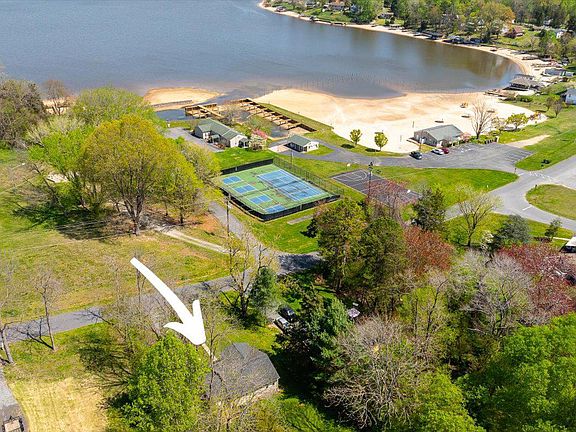 2nd image of 1017 S Lakeshore Dr
