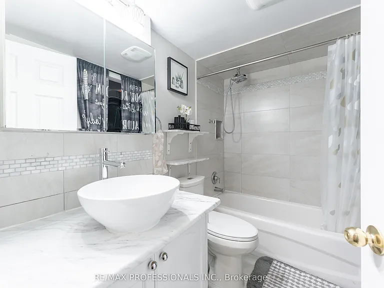 75 Glenburn Ct #111 — Photo 14