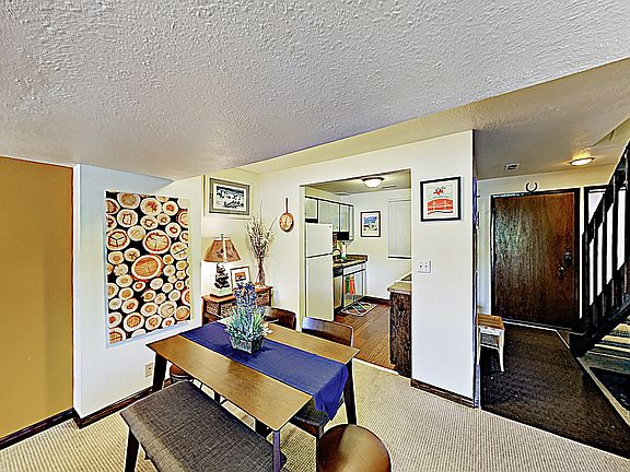 5th image of 470 Woodside Ave #1