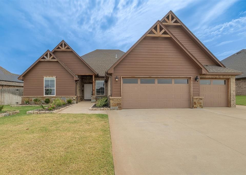 1st image of 3904 Wedgewood Creek Dr